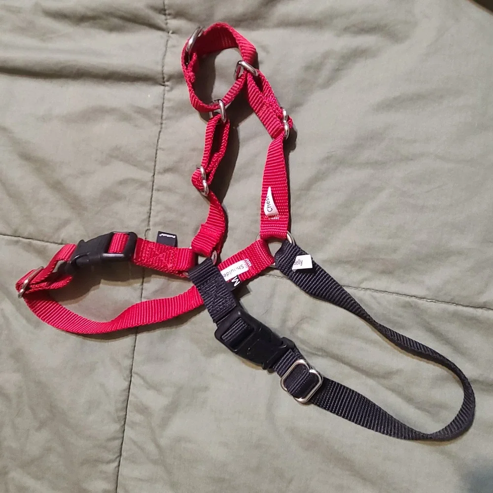 PetSafe Easy Walk No Pull Dog Harness Medium Red‎ Black Adjustable Training Gear